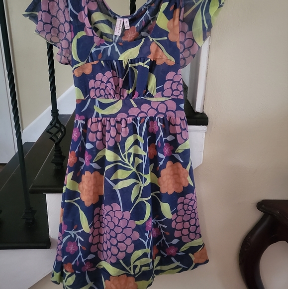 Adorable dress w/grapes. Great to wear to a winery! Size small. - Picture 2 of 8